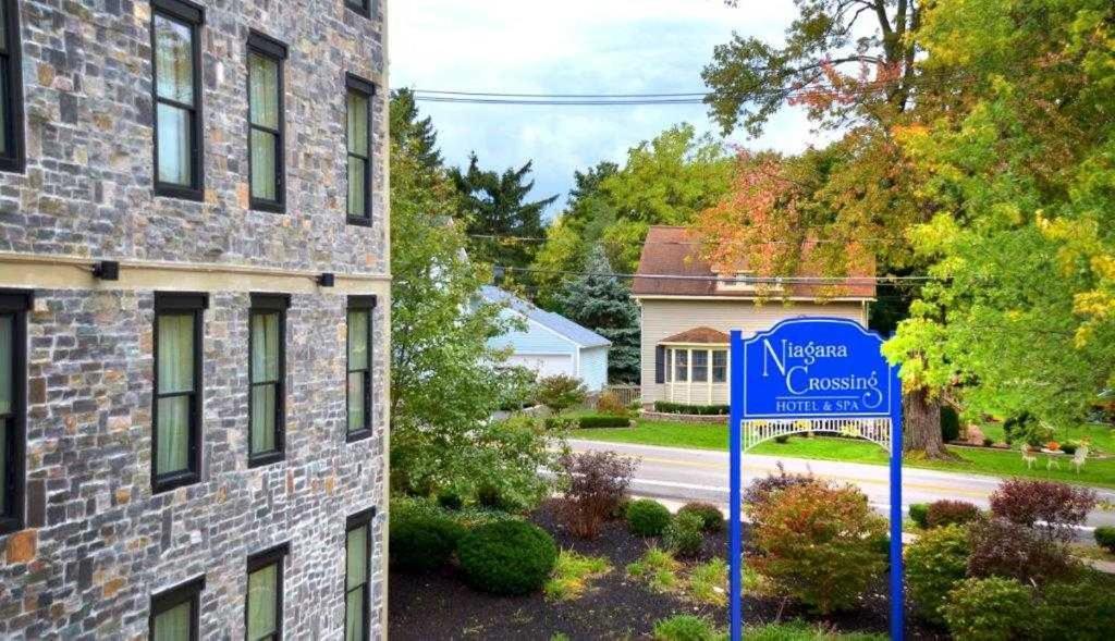 Niagara Crossing Hotel And Spa Lewiston Exterior foto