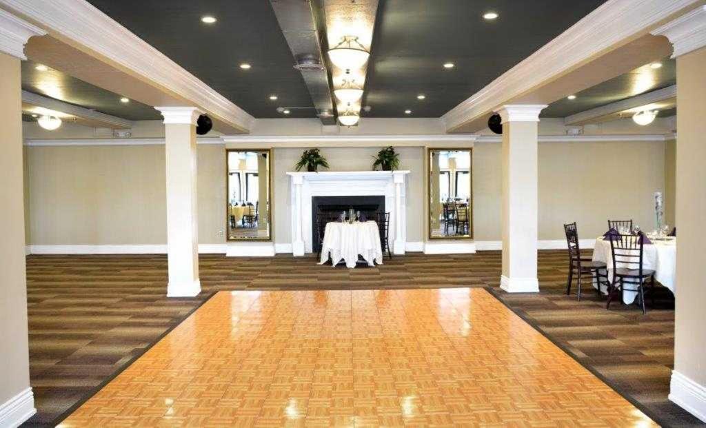 Niagara Crossing Hotel And Spa Lewiston Exterior foto